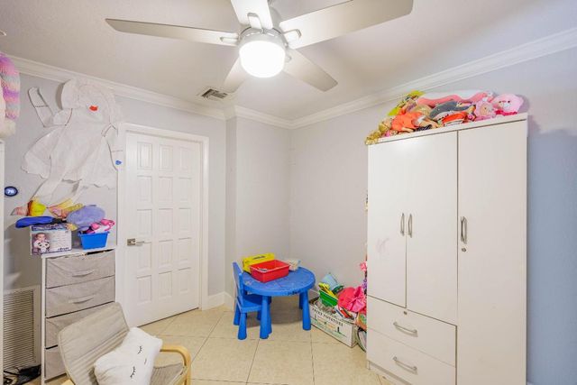 2578 Kentucky Street, West Palm Beach, FL 33406