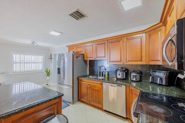 2578 Kentucky Street, West Palm Beach, FL 33406