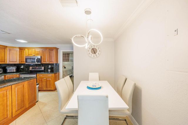 2578 Kentucky Street, West Palm Beach, FL 33406