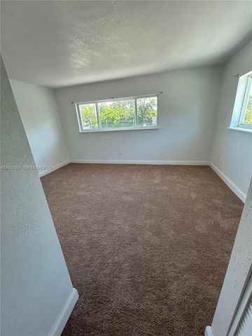 1450 NE 151st St 101, Miami, FL 33162