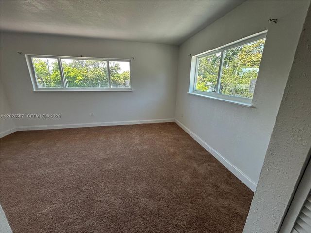 1450 NE 151st St 101, Miami, FL 33162