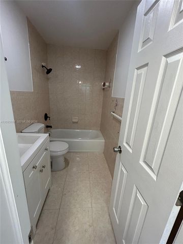 1450 NE 151st St 101, Miami, FL 33162