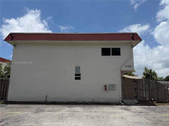 1450 NE 151st St 101, Miami, FL 33162
