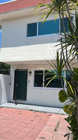 1450 NE 151st St 101, Miami, FL 33162