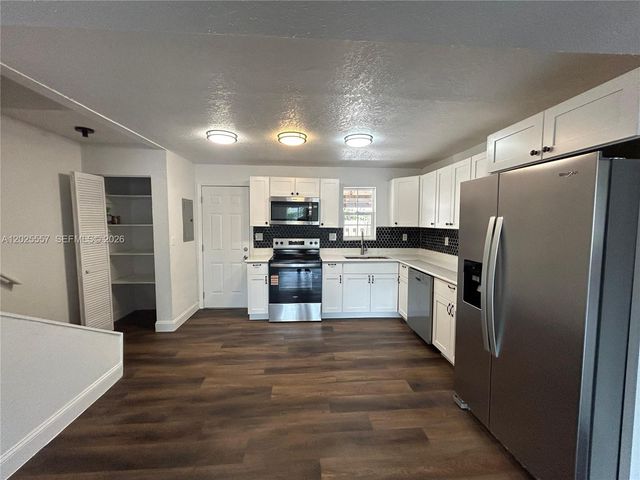 1450 NE 151st St 101, Miami, FL 33162