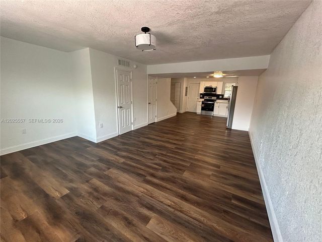 1450 NE 151st St 101, Miami, FL 33162