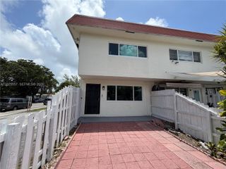 1450 NE 151st St 101, Miami, FL 33162