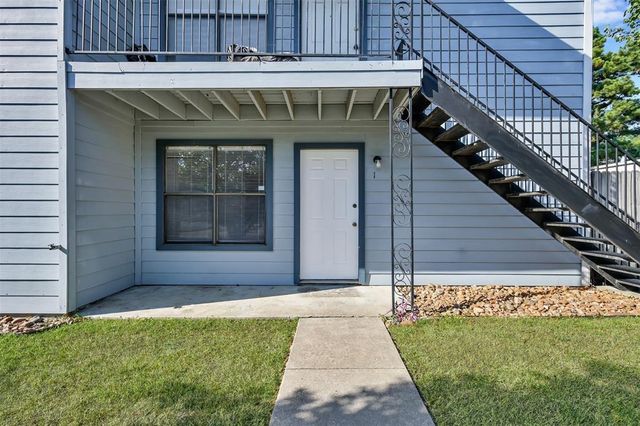 900 Holly Drive 6, Conroe, TX 77301