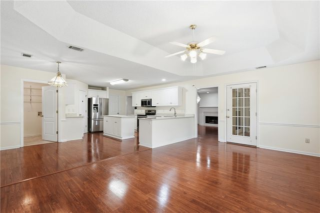 406 Cambridge Court, Hinesville, GA 31313