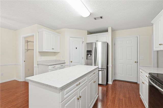 406 Cambridge Court, Hinesville, GA 31313