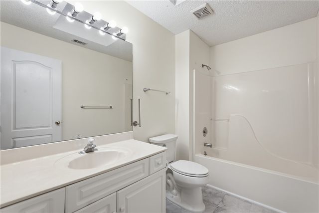 406 Cambridge Court, Hinesville, GA 31313