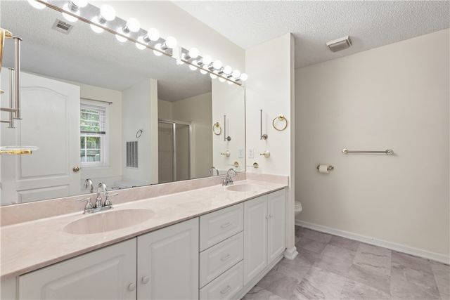 406 Cambridge Court, Hinesville, GA 31313