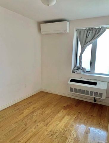 37-20 Prince Street 11A, Flushing, NY 11354