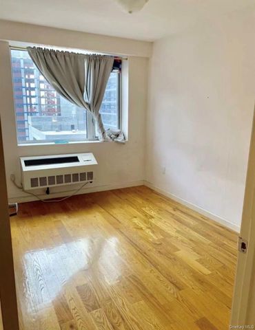 37-20 Prince Street 11A, Flushing, NY 11354