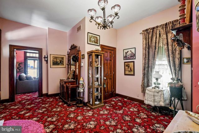 3 W KING ST, Abbottstown, PA 17301