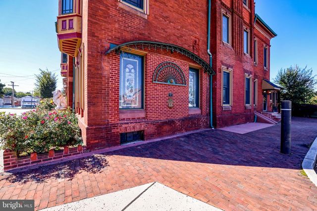 3 W KING ST, Abbottstown, PA 17301