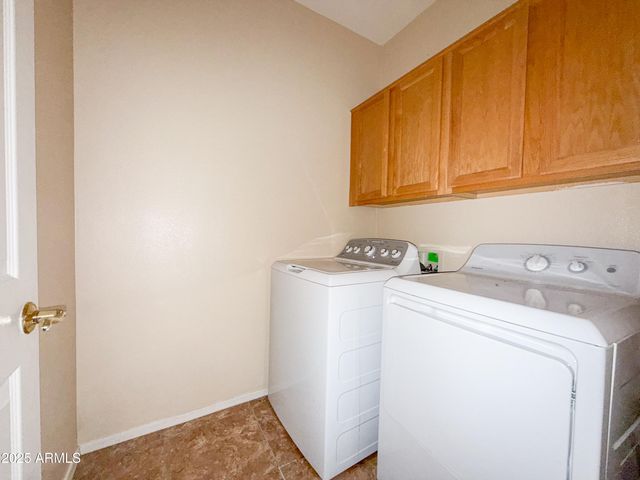 6874 W BLACKHAWK Drive, Glendale, AZ 85308