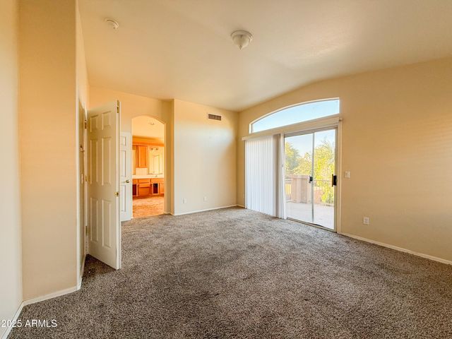 6874 W BLACKHAWK Drive, Glendale, AZ 85308
