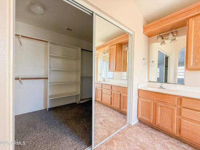 6874 W BLACKHAWK Drive, Glendale, AZ 85308