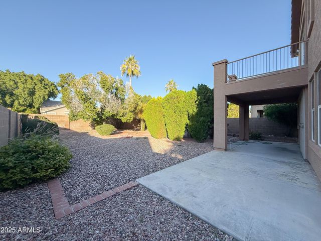 6874 W BLACKHAWK Drive, Glendale, AZ 85308