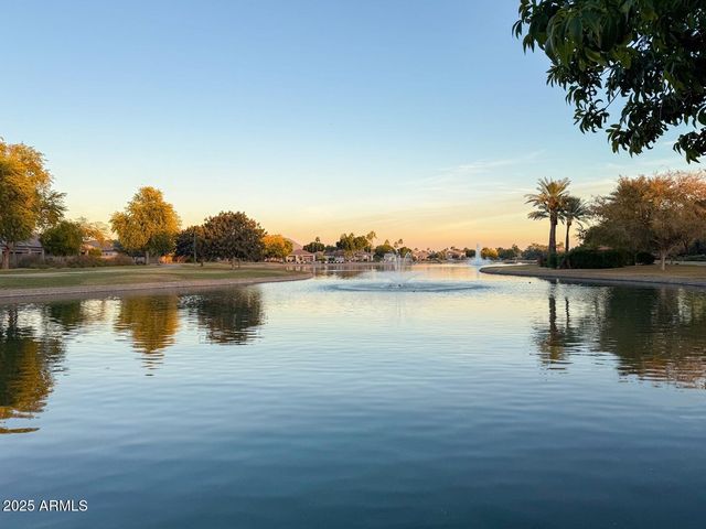 6874 W BLACKHAWK Drive, Glendale, AZ 85308