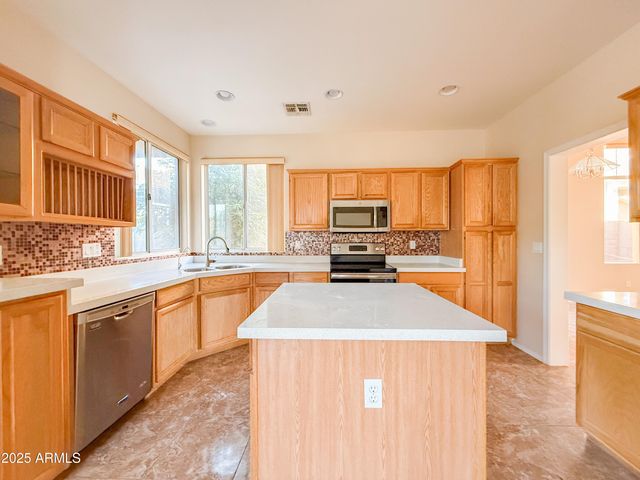 6874 W BLACKHAWK Drive, Glendale, AZ 85308