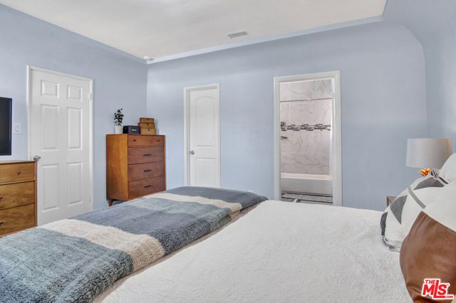 1728 W 81st Street, Los Angeles, CA 90047
