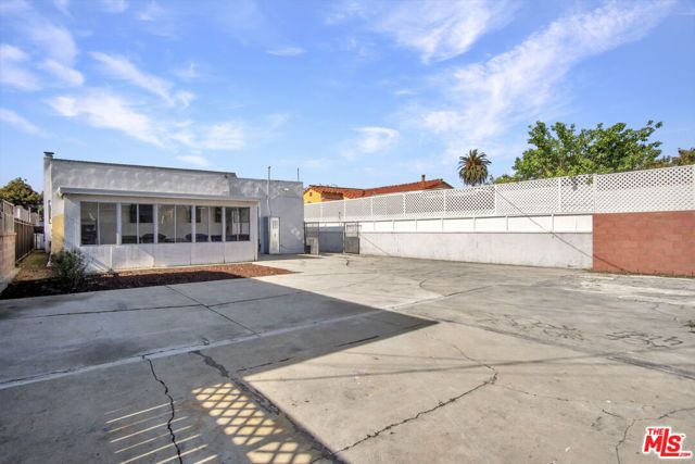 1728 W 81st Street, Los Angeles, CA 90047