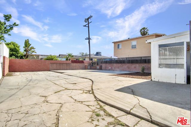 1728 W 81st Street, Los Angeles, CA 90047