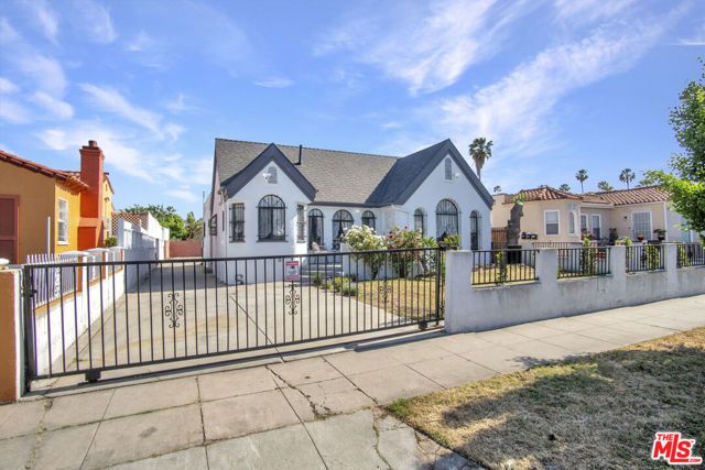 1728 W 81st Street, Los Angeles, CA 90047