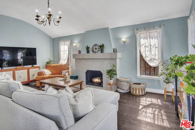 1728 W 81st Street, Los Angeles, CA 90047