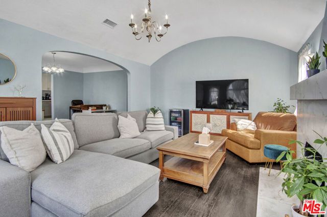 1728 W 81st Street, Los Angeles, CA 90047