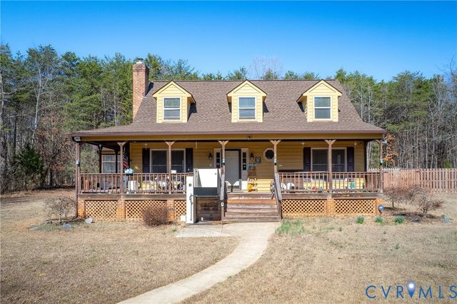 5612 Whitesell Rd, Louisa, VA 23093