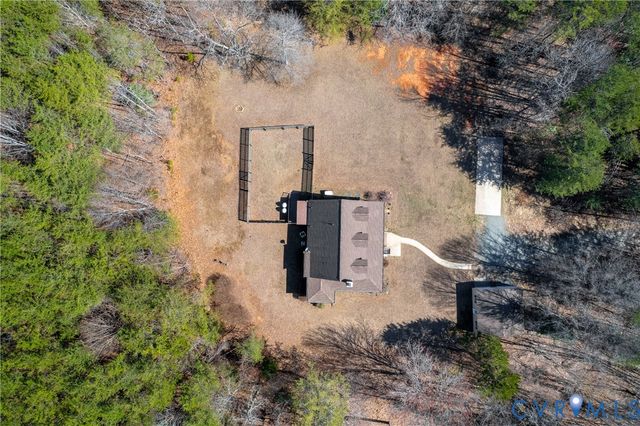 5612 Whitesell Rd, Louisa, VA 23093