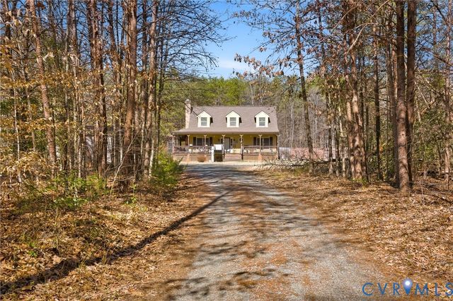 5612 Whitesell Rd, Louisa, VA 23093