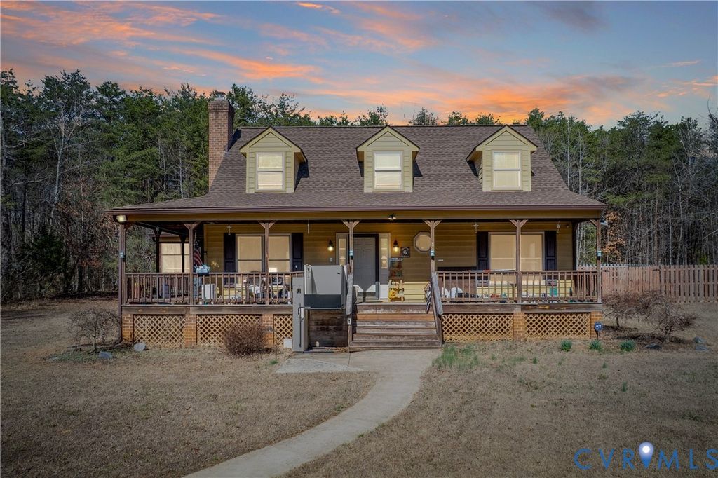 5612 Whitesell Rd, Louisa, VA 23093