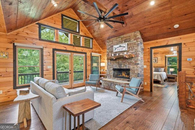350 Kensington Drive, Mineral Bluff, GA 30559