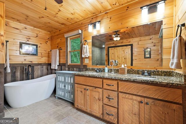 350 Kensington Drive, Mineral Bluff, GA 30559
