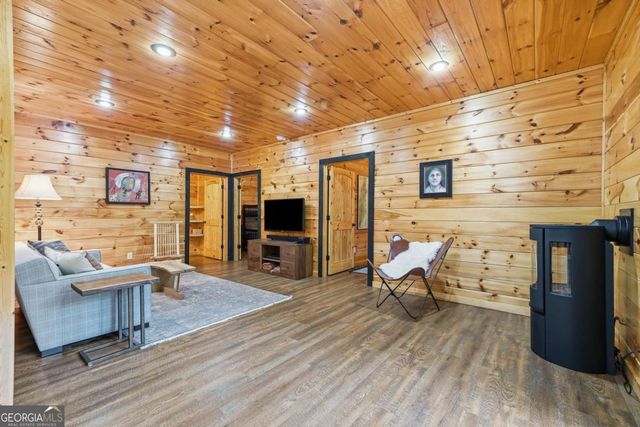 350 Kensington Drive, Mineral Bluff, GA 30559
