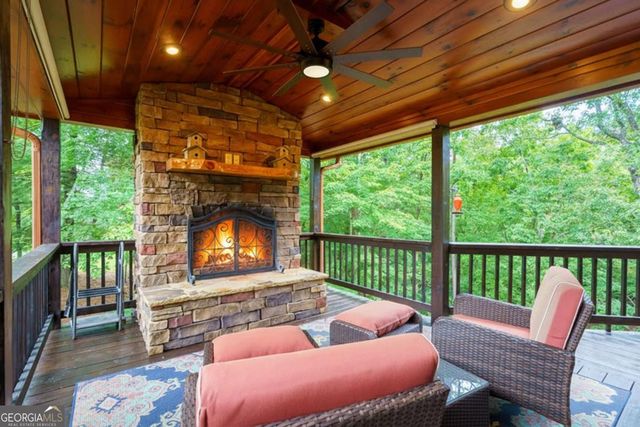 350 Kensington Drive, Mineral Bluff, GA 30559