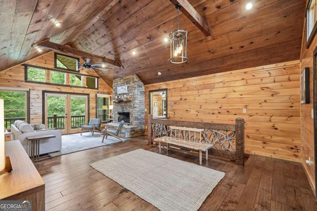 350 Kensington Drive, Mineral Bluff, GA 30559