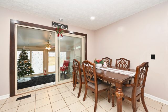 216 Southburn Dr, Hendersonville, TN 37075