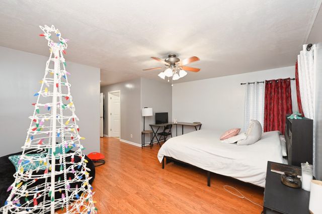 216 Southburn Dr, Hendersonville, TN 37075