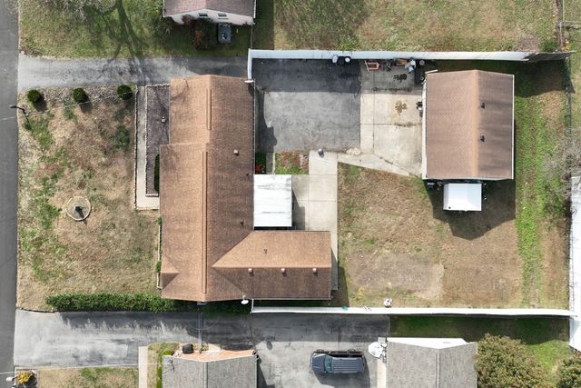 216 Southburn Dr, Hendersonville, TN 37075