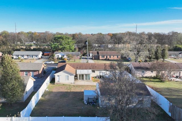 216 Southburn Dr, Hendersonville, TN 37075