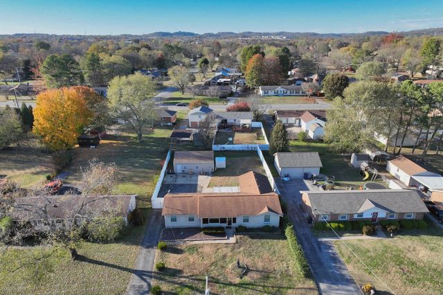 216 Southburn Dr, Hendersonville, TN 37075