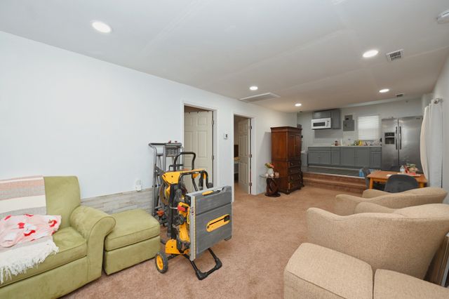 216 Southburn Dr, Hendersonville, TN 37075