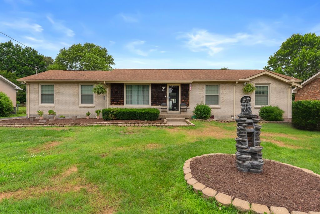 216 Southburn Dr, Hendersonville, TN 37075