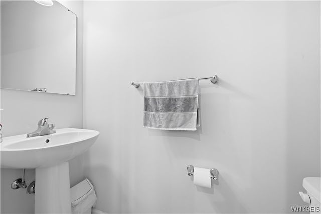 60 Allie Lane, Hamburg, NY 14075