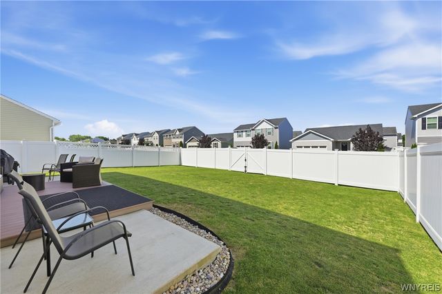 60 Allie Lane, Hamburg, NY 14075